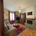 Dom wakacyjny Terraced House With Garden In - Larihome A13 Dongo