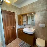 Nyaraló Terraced House With Garden In - Larihome A13 Dongo